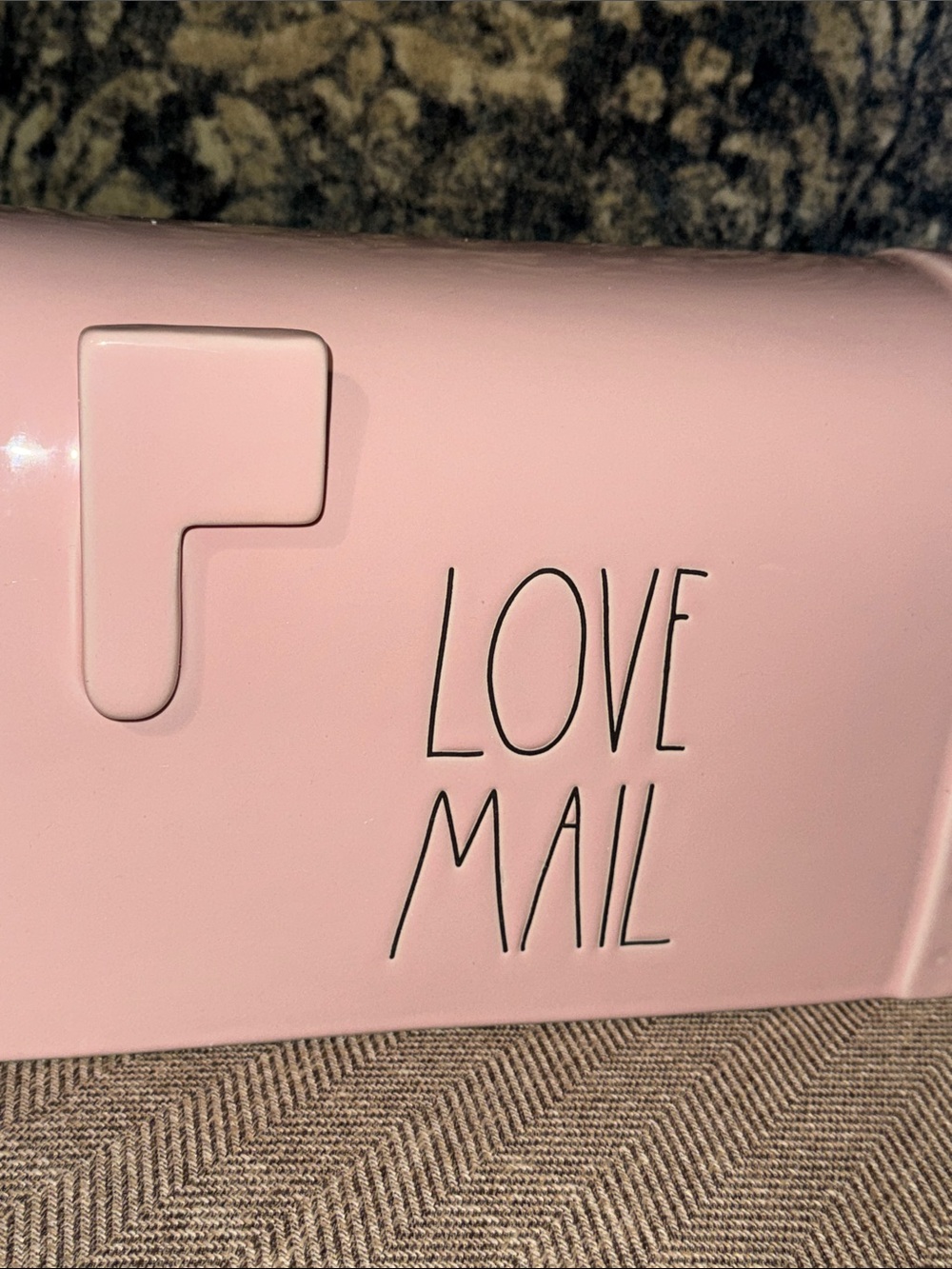NWT RAE DUNN CERAMIC LIGHT PINK MAILBOX HOME DECOR VALENTINES ‘LOVE MAIL’ - Picture 2 of 4